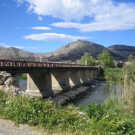 L'encant فندق مبيت وإفطار